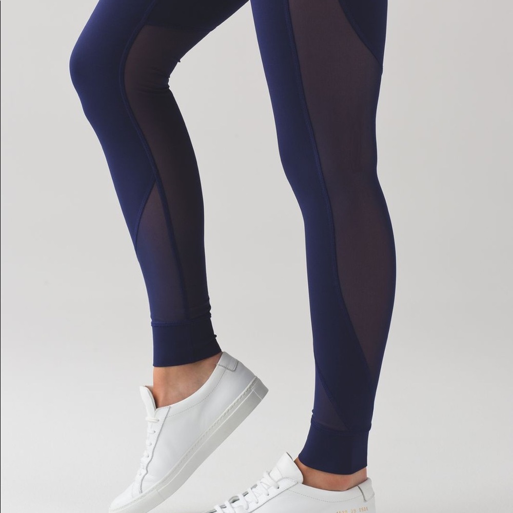 🍋 Lululemon Hot Like Agni Navy Leggings